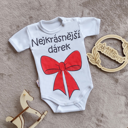 Body krátky rukáv s vtipným textom Baby Nellys, Nejkrásnější dárek, biele, veľ. 74