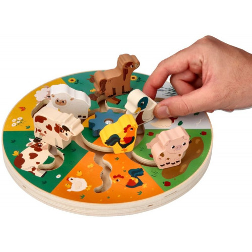 Náučná drevená presúvačka, Farma