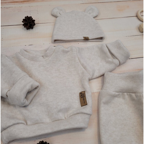 Pletená dojčenská sada 3D, svetrík, tepláčiky + čiapočka Kazum, piesková, veľ. 80