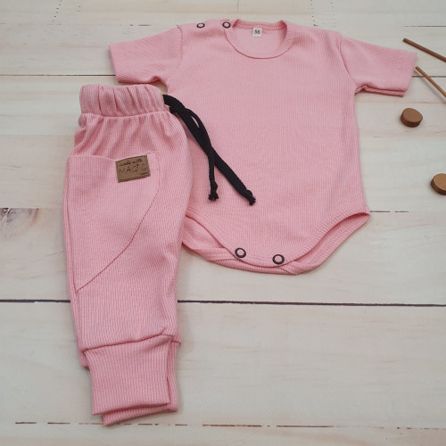 Rebrovaná súprava body kr. rukáv + tepláčiky Magic, bavlna, ružová, veľ. 62