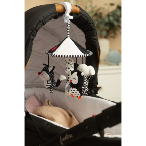 Kolotoč do kočíka black&white - Líška