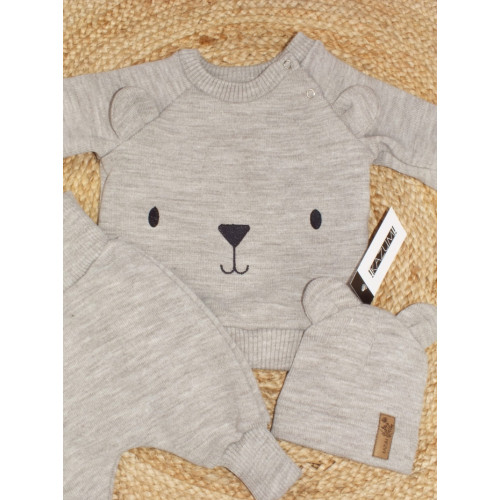 Pletená dojčenská sada 3D Medvedík, svetrík, tepláčiky + čiapočka Kazum, béžová, veľ. 80