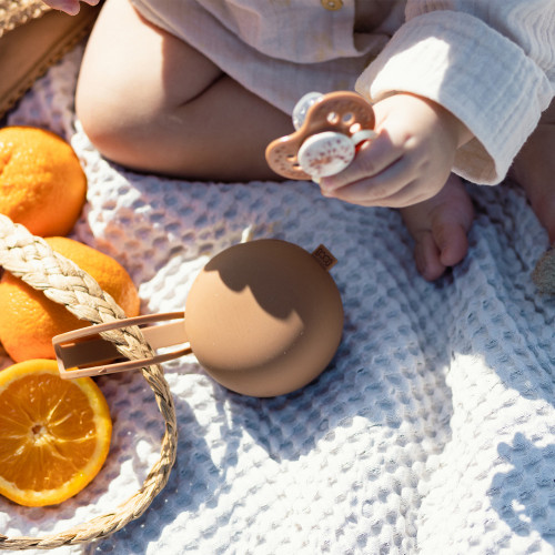 Silikónové puzdro na cumlík, hnedé

kvetinky