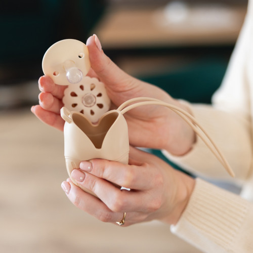 Silikónové puzdro na cumlík - béžové