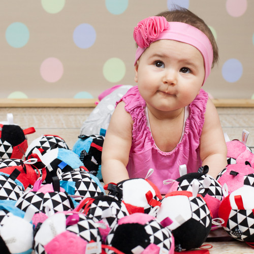 Hencz Toys Plyšový farebný balónik - červený