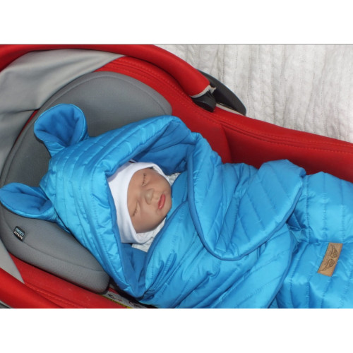 Prešívaný fusák do autosedačky s kapucňou a bavlnenou podšívkou, modrá