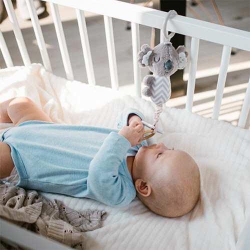 Závesná plyšová hračka s rolničkou Koala Coco, šedá