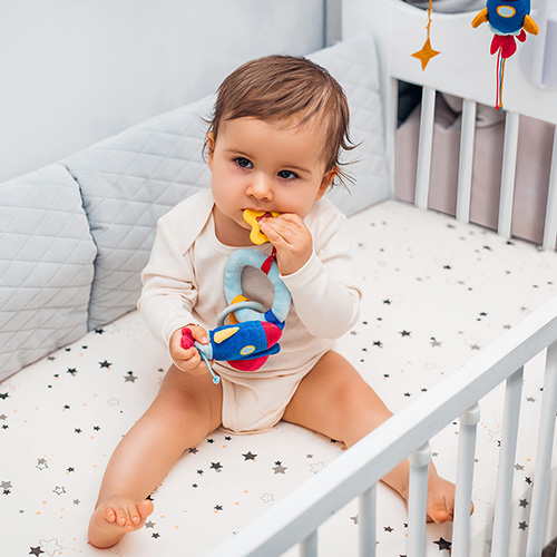 BabyOno Závesná edukačná hračka na kočík COSMOS, modrá/červená