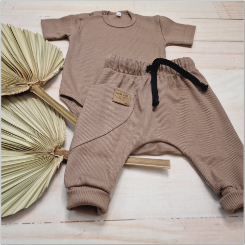 Rebrovaná súprava body kr. rukáv + tepláčky Magic, bavlna, čokoládová