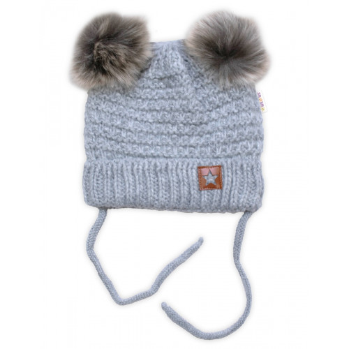 Zimná pletená čiapka Star s fleecom a chlpáčkové brmbolce + komínček 2D sada, sivý melírok