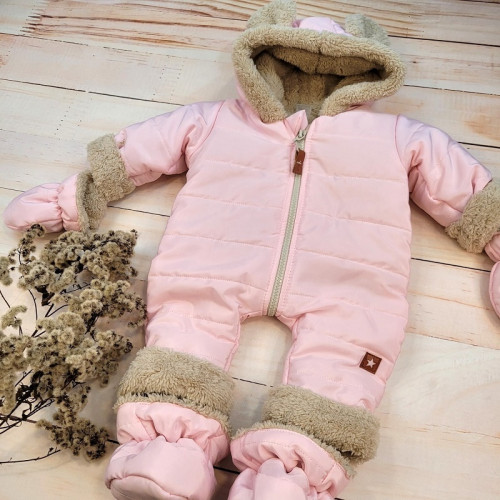 Zimná prešívaná kombinéza s kožúškom a kapucňou + rukavičky + topánočky, Z&Z - růžová