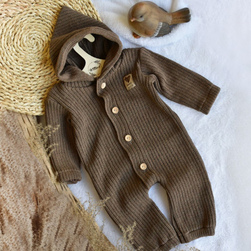 Baby Nellys Pletený overálok s kapucňou a gombíkmi Hand Made, hnedý, veľ. 68/74