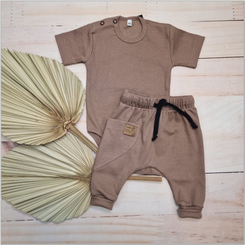 Rebrovaná súprava body kr. rukáv + tepláčky Magic, bavlna, čokoládová