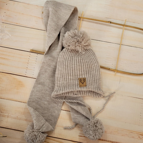 Dvojvrstvová pletená čiapočka na zaväzovanie + šál s brmbolcami, béžový melírok, veľ.68/74