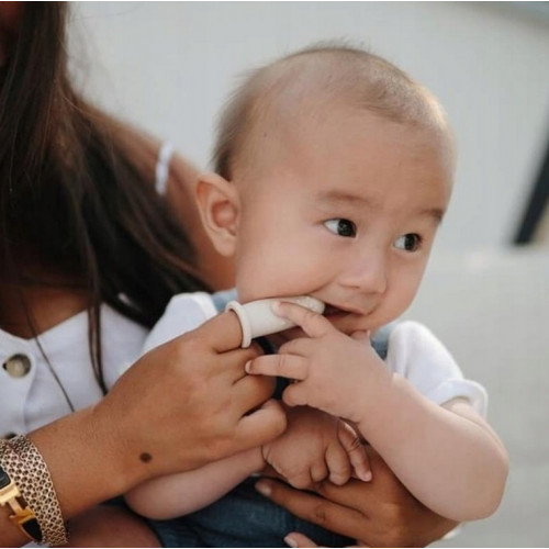 Mushie Sada silikónových kefiek na prst, ružová/zv. ružová