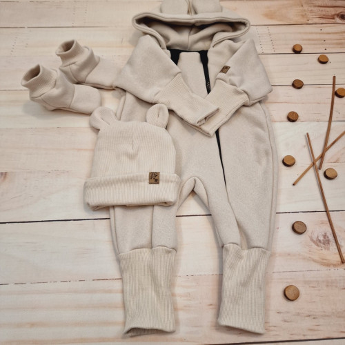 Oteplený detský overal bez šľapiek s kapucňou, čiapočka + topánočky, 3D, Kazum, béžový